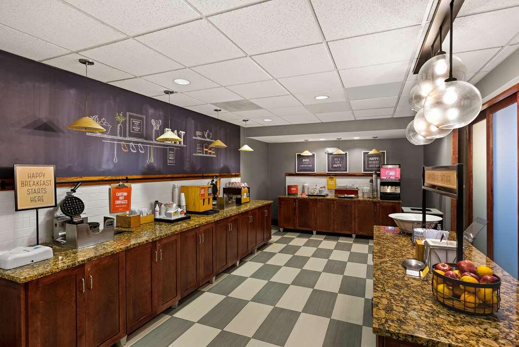 Hampton Inn & Suites Poughkeepsie Spackenkill Restaurant photo